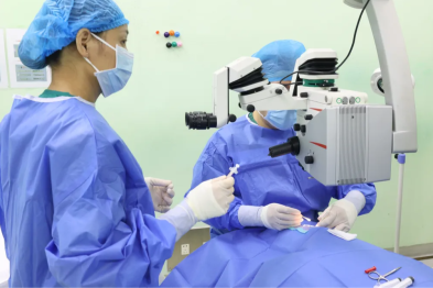 潍坊眼科医院眼底病团队完成阿柏西普 8 mg 省内首针注射，开启 nAMD 疾病治疗新纪元