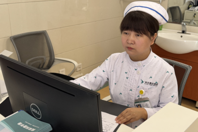 病房里的「银发守护者」：记河北燕达医院老年医学科护士长王晓芳