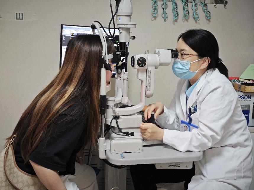 坐在教室靠边位置会导致斜视吗？武汉普瑞眼科林珊带来解答