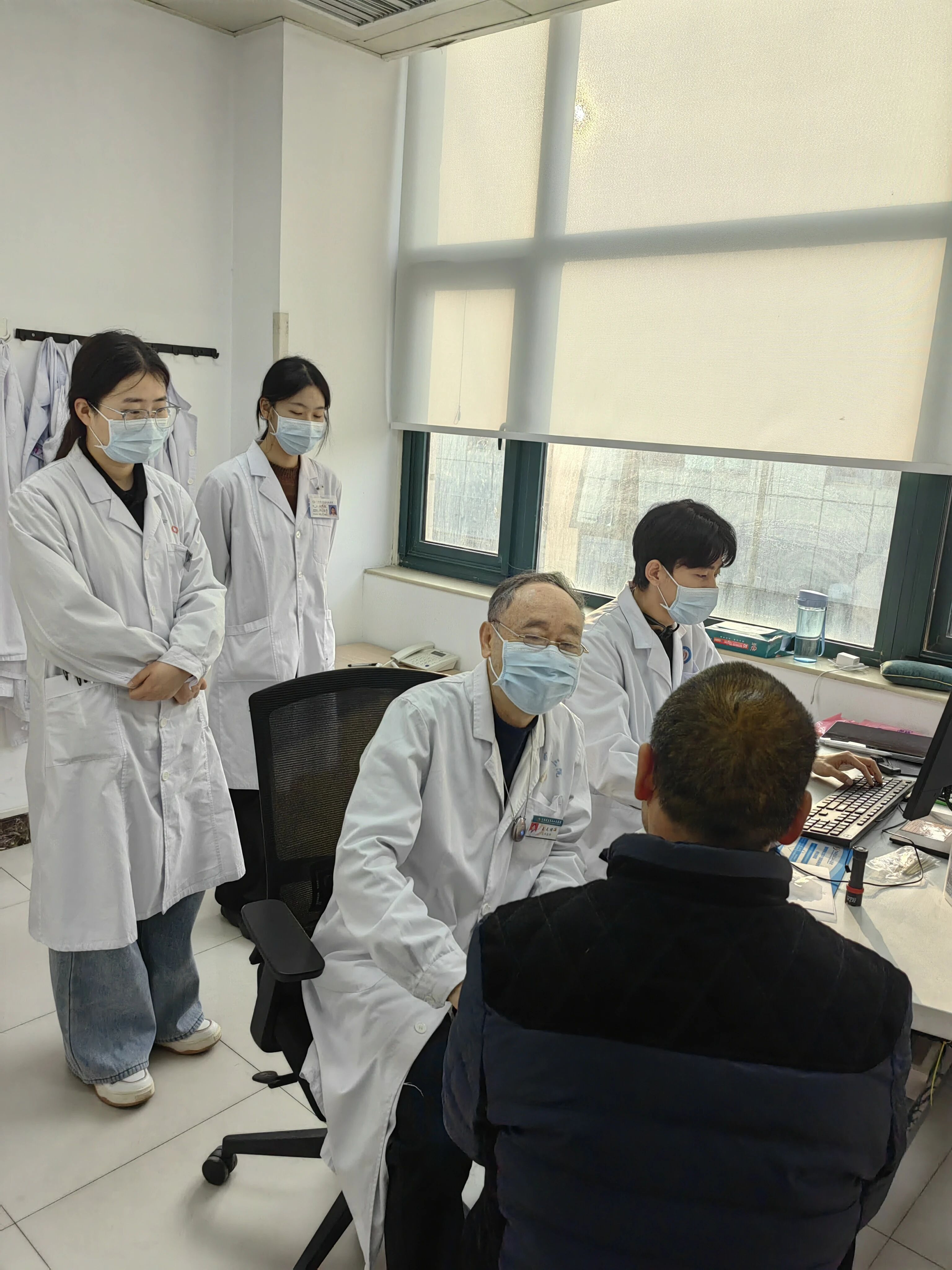 荣耀职工｜河南省直第三人民医院终身成就奖获得者王天祥：我见杏林多芳茂，料杏林见我亦如是