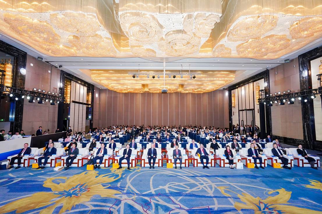 第四届海峡两岸社会办医发展峰会在穗举办，共绘健康湾区新蓝图
