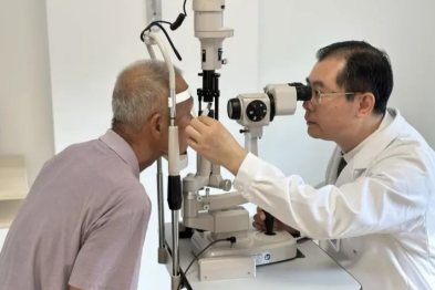 深耕眼科近 30 载，以赤诚之心守护光明