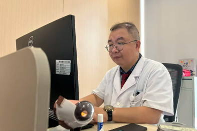 南宁华厦眼底病专科专家宋昊刚：以匠心破局眼底迷雾，用创新点亮光明未来
