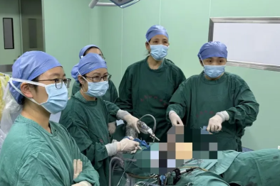 以仁心化解体重难题，我院妇科团队微创薄刃解顽疾