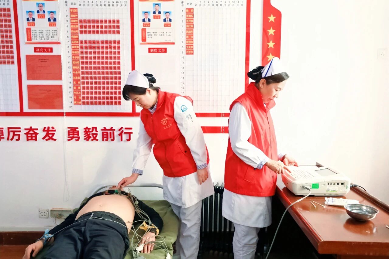 医企共建·本钢行丨「医企共建」志愿服务项目——本溪市中心医院走进本钢采购中心