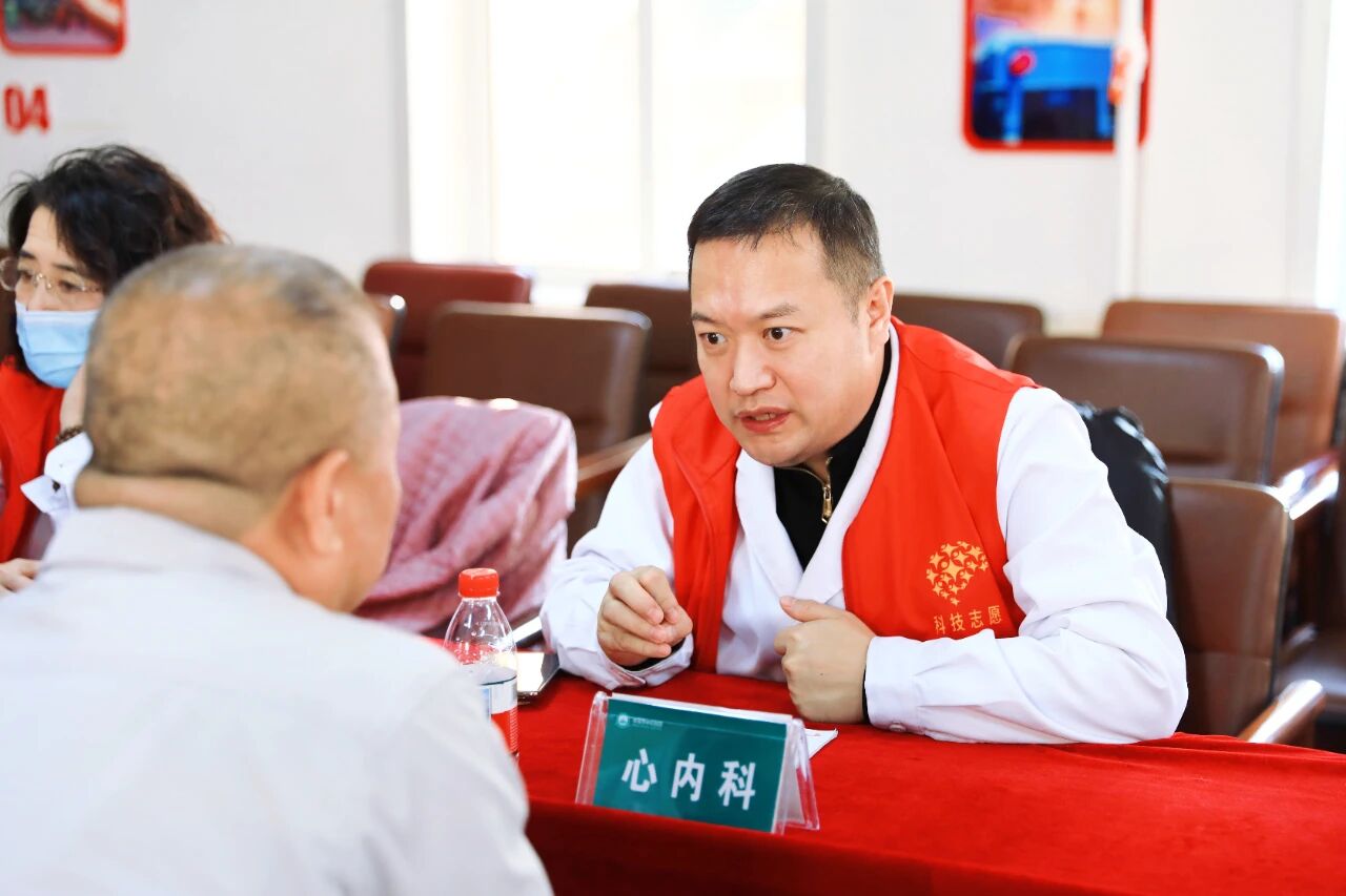 医企共建·本钢行丨「医企共建」志愿服务项目——本溪市中心医院走进本钢采购中心