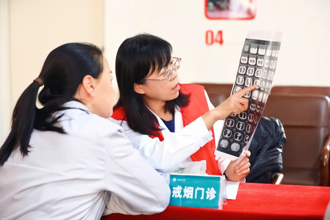 医企共建·本钢行丨「医企共建」志愿服务项目——本溪市中心医院走进本钢采购中心