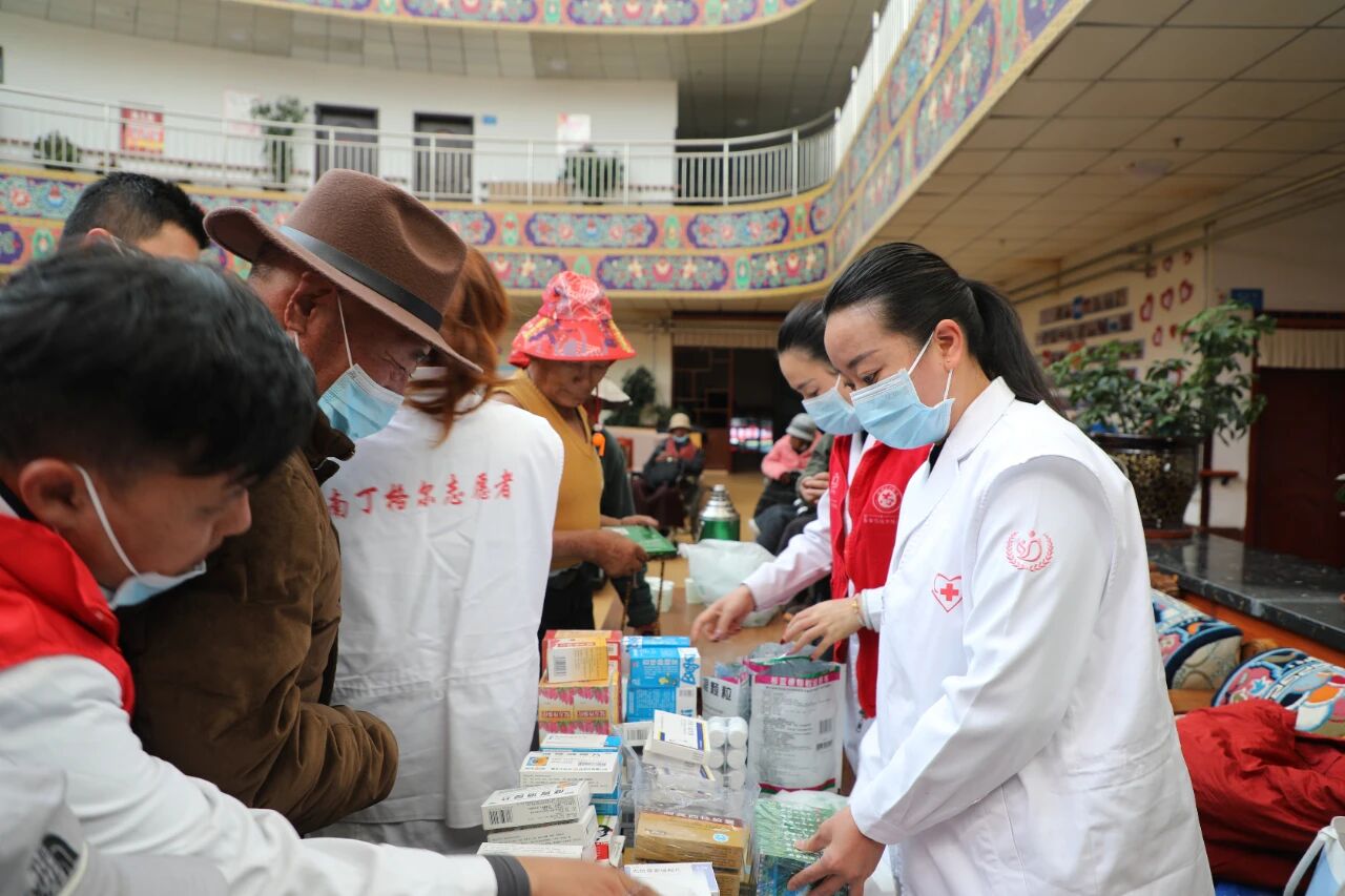 汇聚志愿力量 共建美好社会——西藏阜康医院联合海鹰基金会走进拉萨市社会福利院