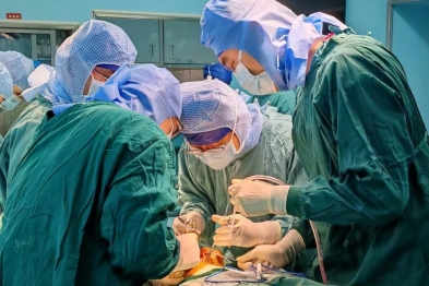 为 88 岁高龄患者成功「换膝」，多学科护航跨越手术「禁区」