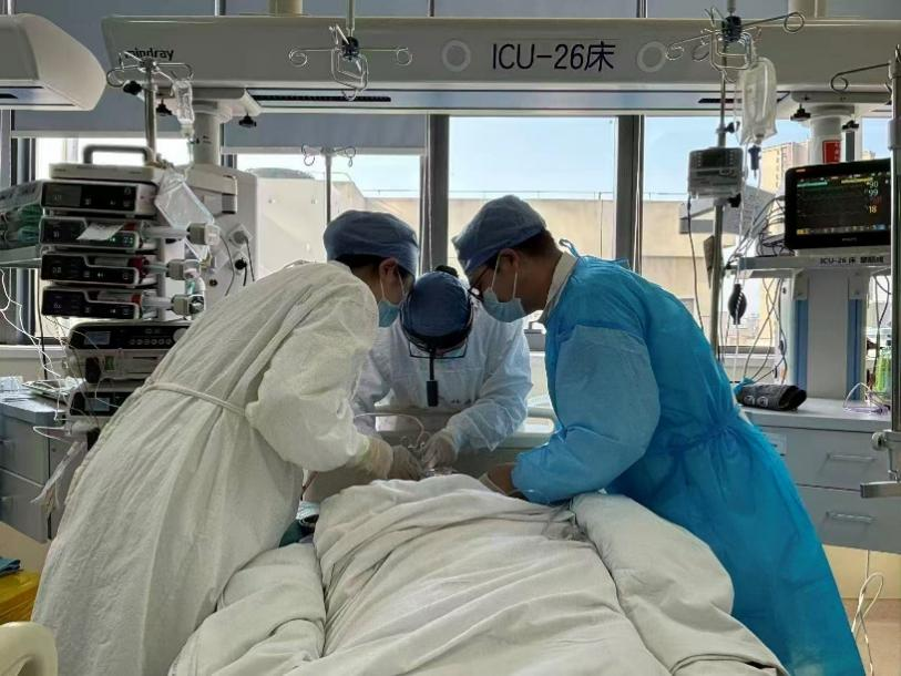心脏停跳 66 小时！14 天接力救治！ICU 团队与死神博弈，暴发性心肌炎致持续室颤电风暴患者重启「心」生