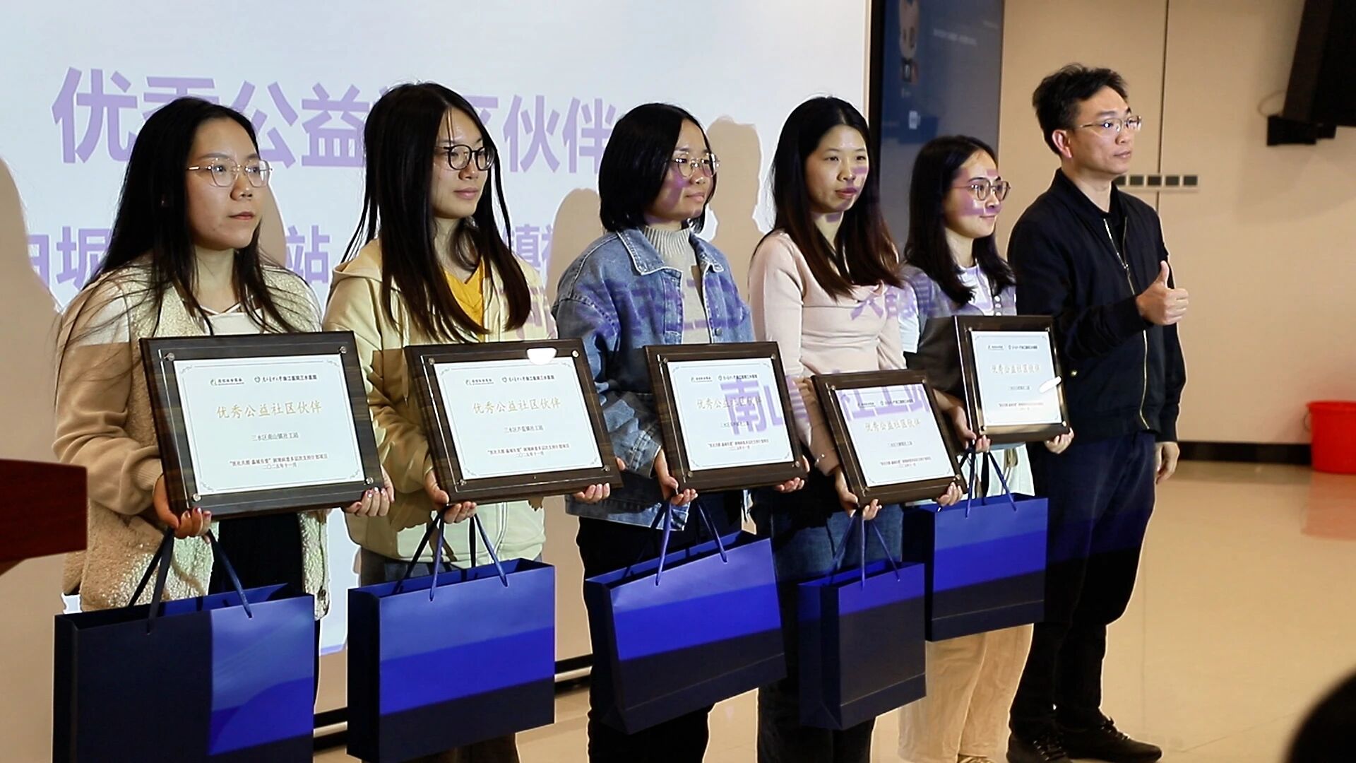 医社共融聚合力 多方联动谱新篇——困境病患多层次支持服务经验交流会成功举办