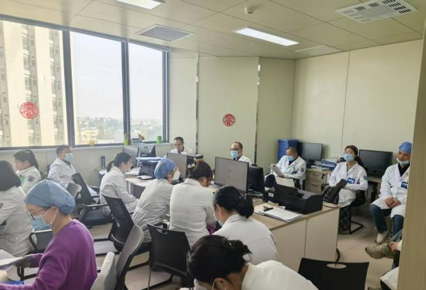 心脏停跳 66 小时！14 天接力救治！ICU 团队与死神博弈，暴发性心肌炎致持续室颤电风暴患者重启「心」生