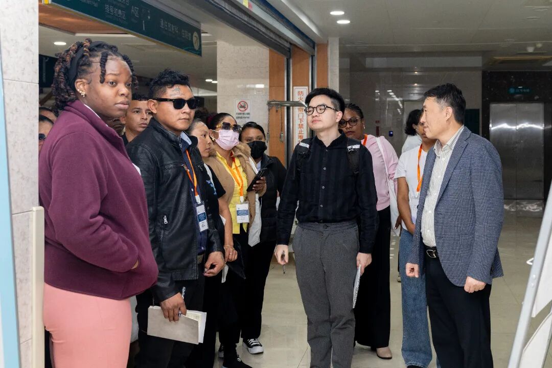 圭亚那医疗卫生行业数字化发展研修班来南医大三附院(常州二院)交流