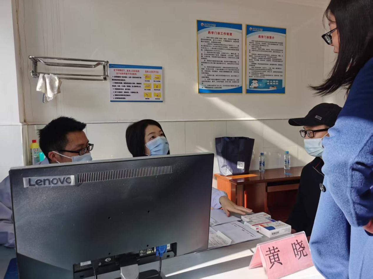 「百场义诊献礼 100 年二附」第 41 站暨省欧美同学会海归医学专家义诊活动走进丰城