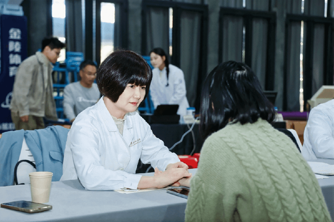 党建联建促发展 医艺相融护健康 | 浙中医大三院党委与中国美院艺管院党委联合举办大型义诊活动