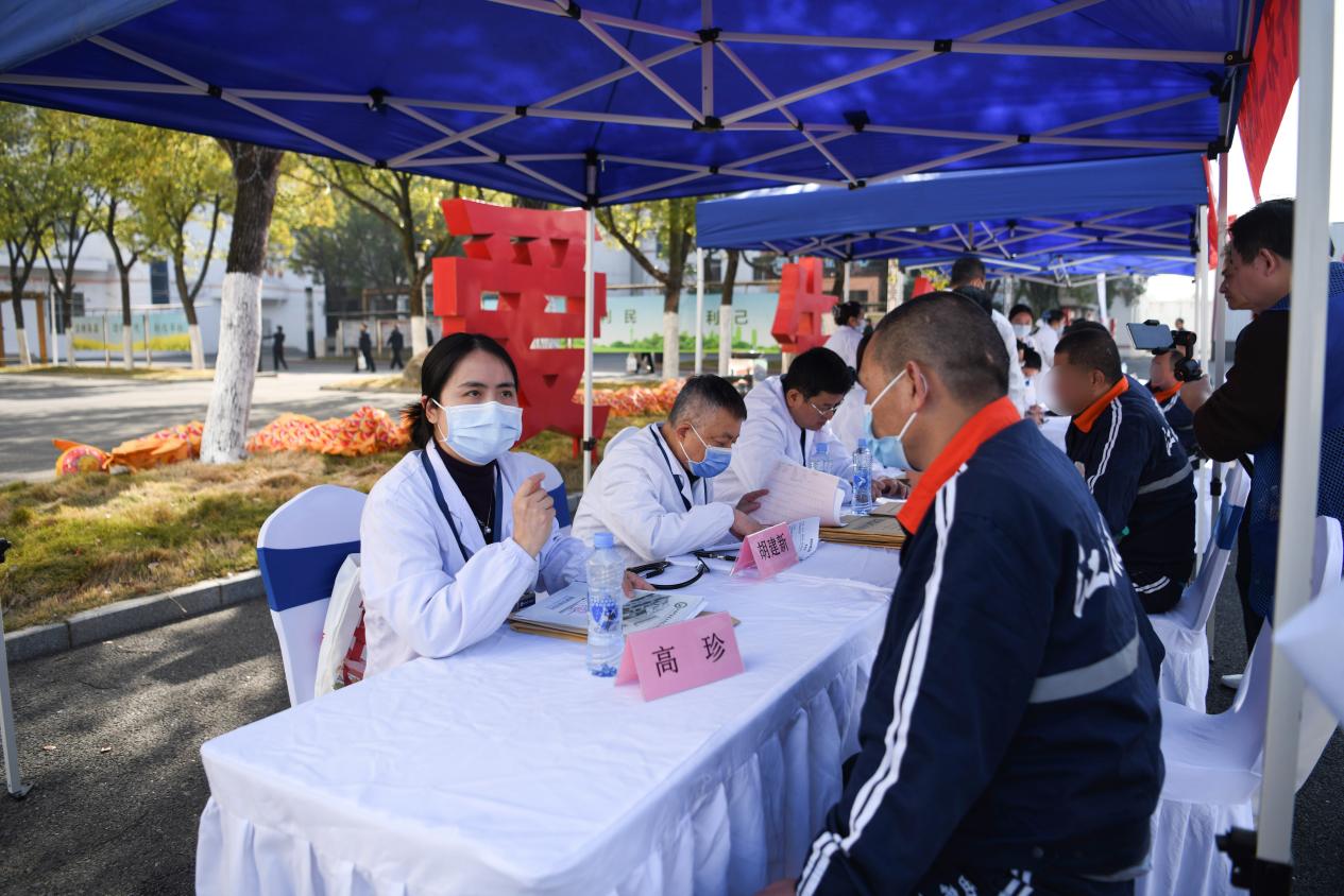 南大二附院赴省强戒所开展义诊活动 助力禁毒防艾与健康守护