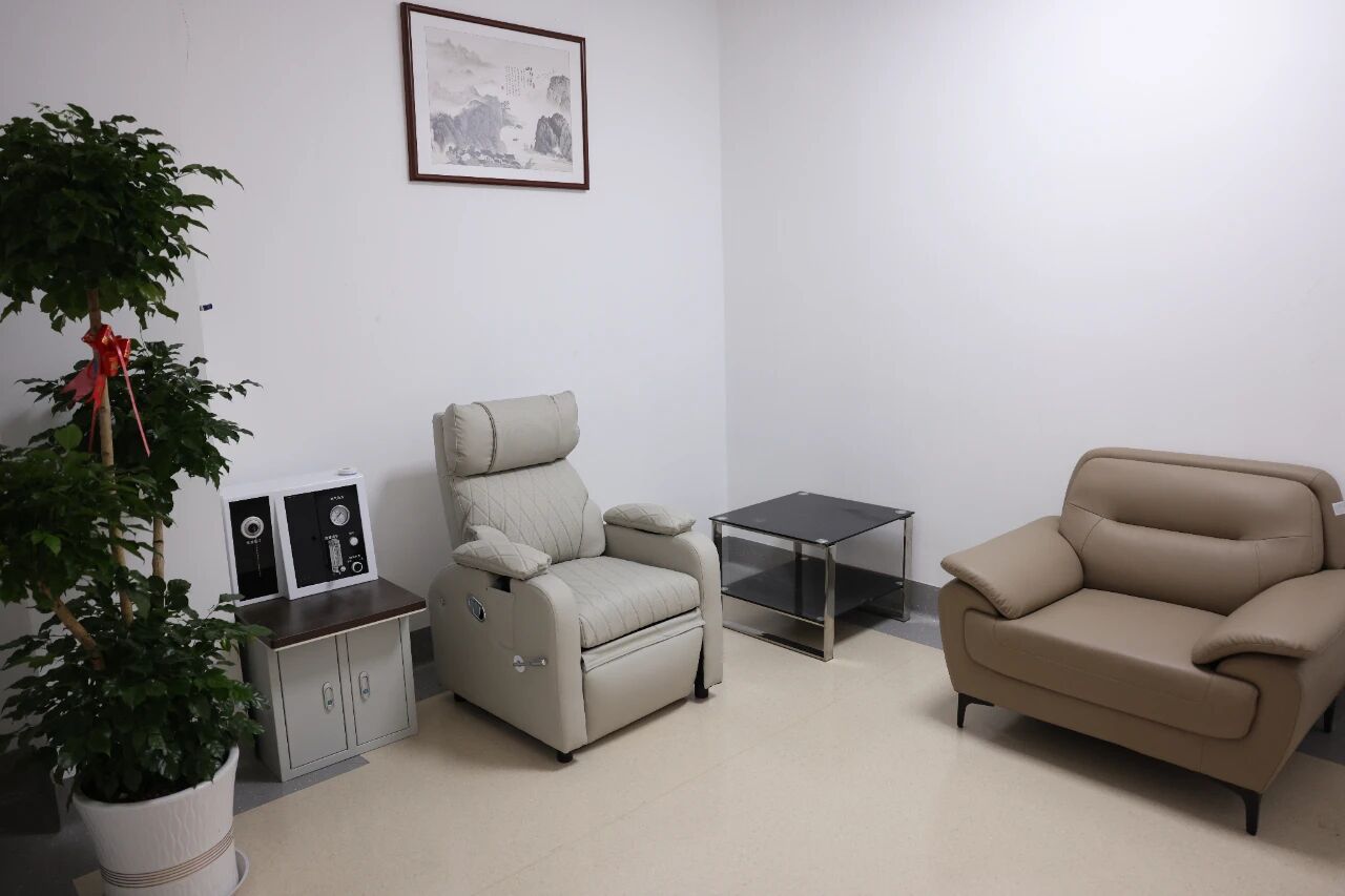 桂林医科大学二附院高压氧科开科