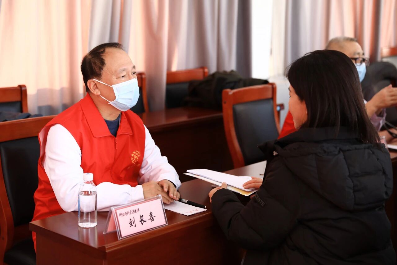 公益巡诊丨健康服务「零距离」 医旅协同助发展——本溪市中心医院公益义诊赋能文旅人