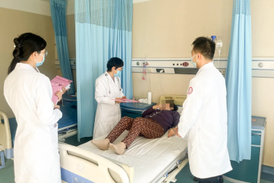 罕见病精准破局！延安市中医医院风湿免疫科顺利诊治首例 SAPHO 综合征