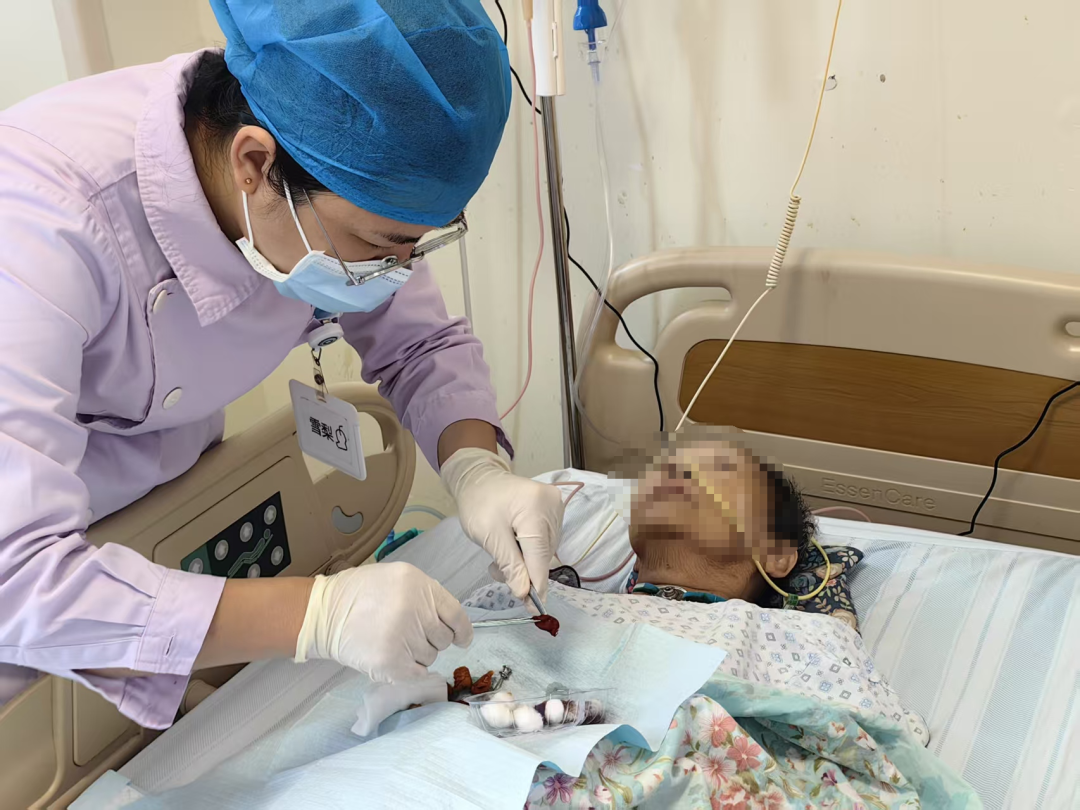 86 岁奶奶的「脱管重生记」 | 从双管依赖到自主生活，多学科守护让生命重焕活力