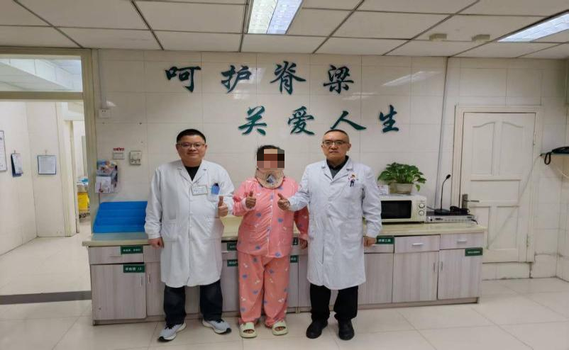 告别大切口！喀地一院自主完成颈椎 UBE 微创技术，实现零的突破