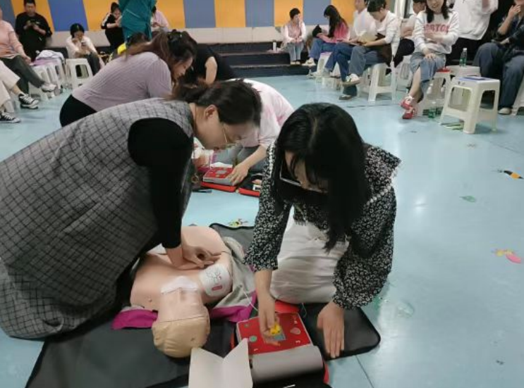 守护生命 急救先行|我院承办第 955 期全民急救技能普及培训