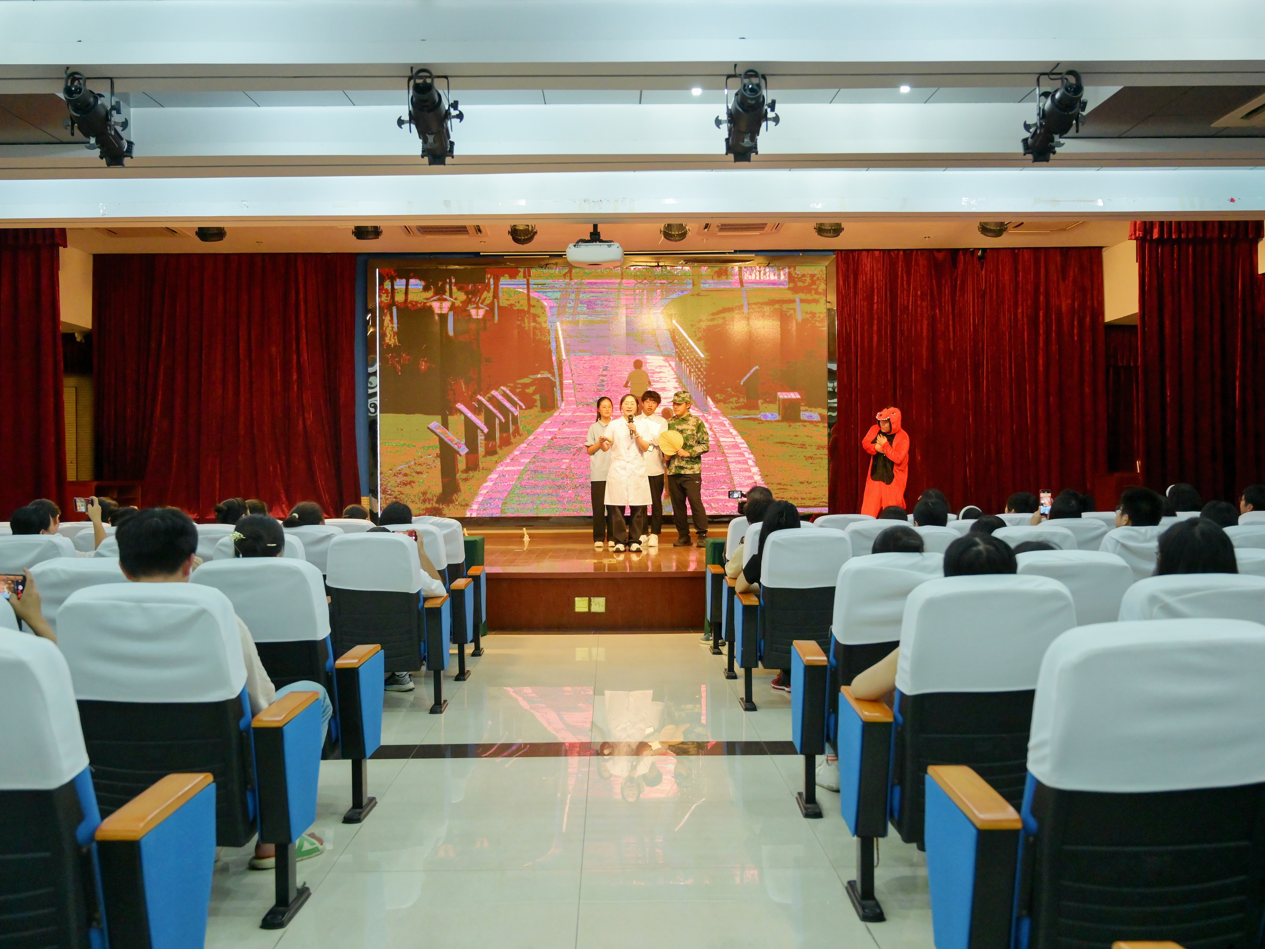 南昌大学第二临床医学院家「医」「护」晓团队荣获全国「三下乡」优秀团队称号