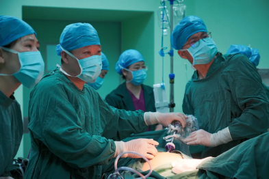 包头市肿瘤医院成功开展全腔镜下肠癌切除术