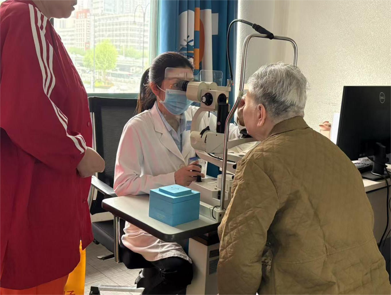 天天盯着电脑眼睛干痒难受怎么办?武汉普瑞眼科徐静告诉你方法