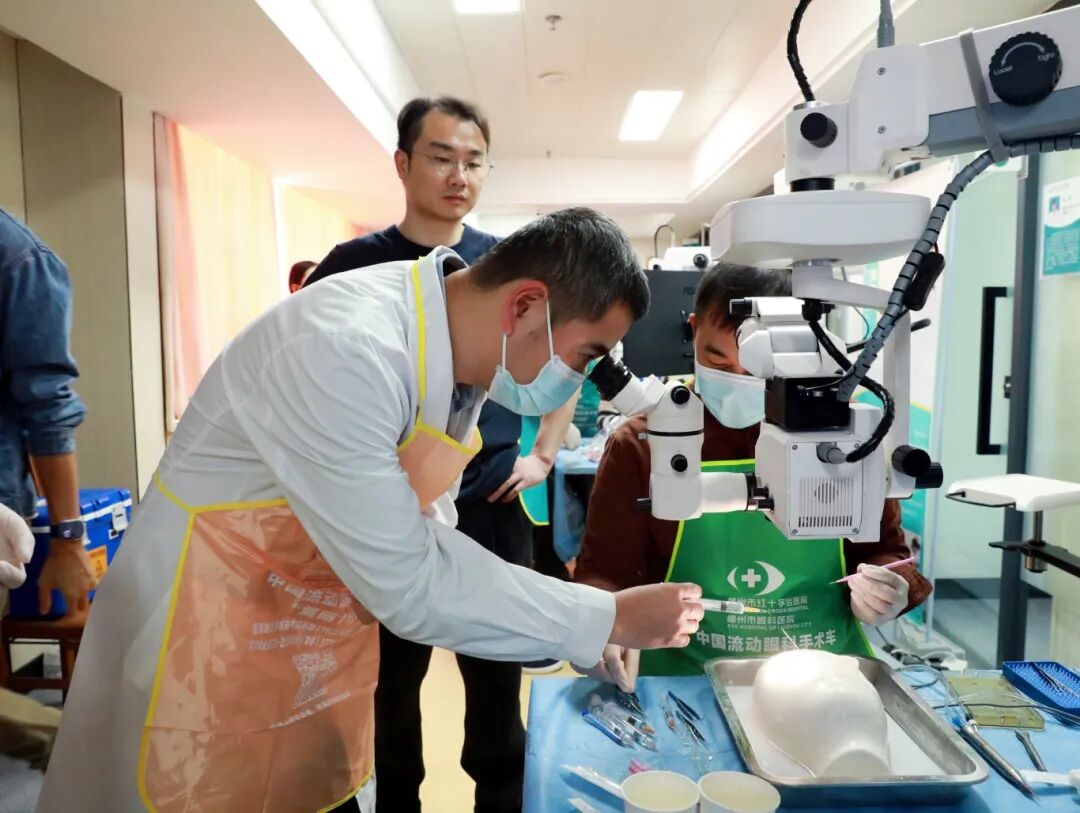 柳州市红十字会医院成功举办第三期白内障超声乳化手术操作培训班！