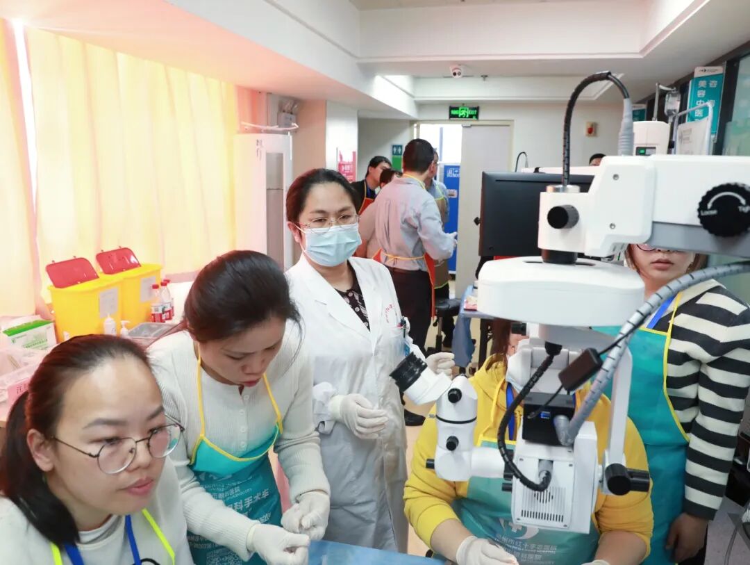 柳州市红十字会医院成功举办第三期白内障超声乳化手术操作培训班！