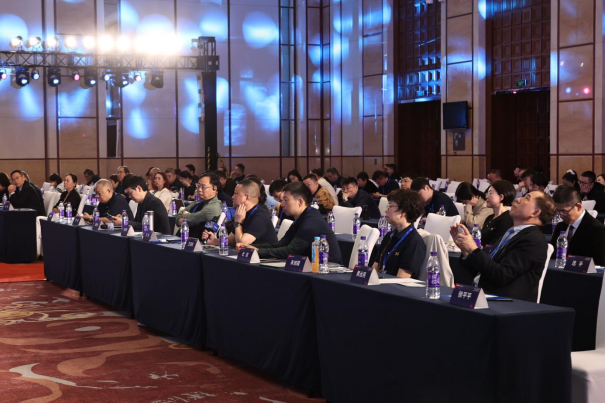 瑞尔集团病例大赛着力多学科诊疗，云端竞技辐射全国牙医