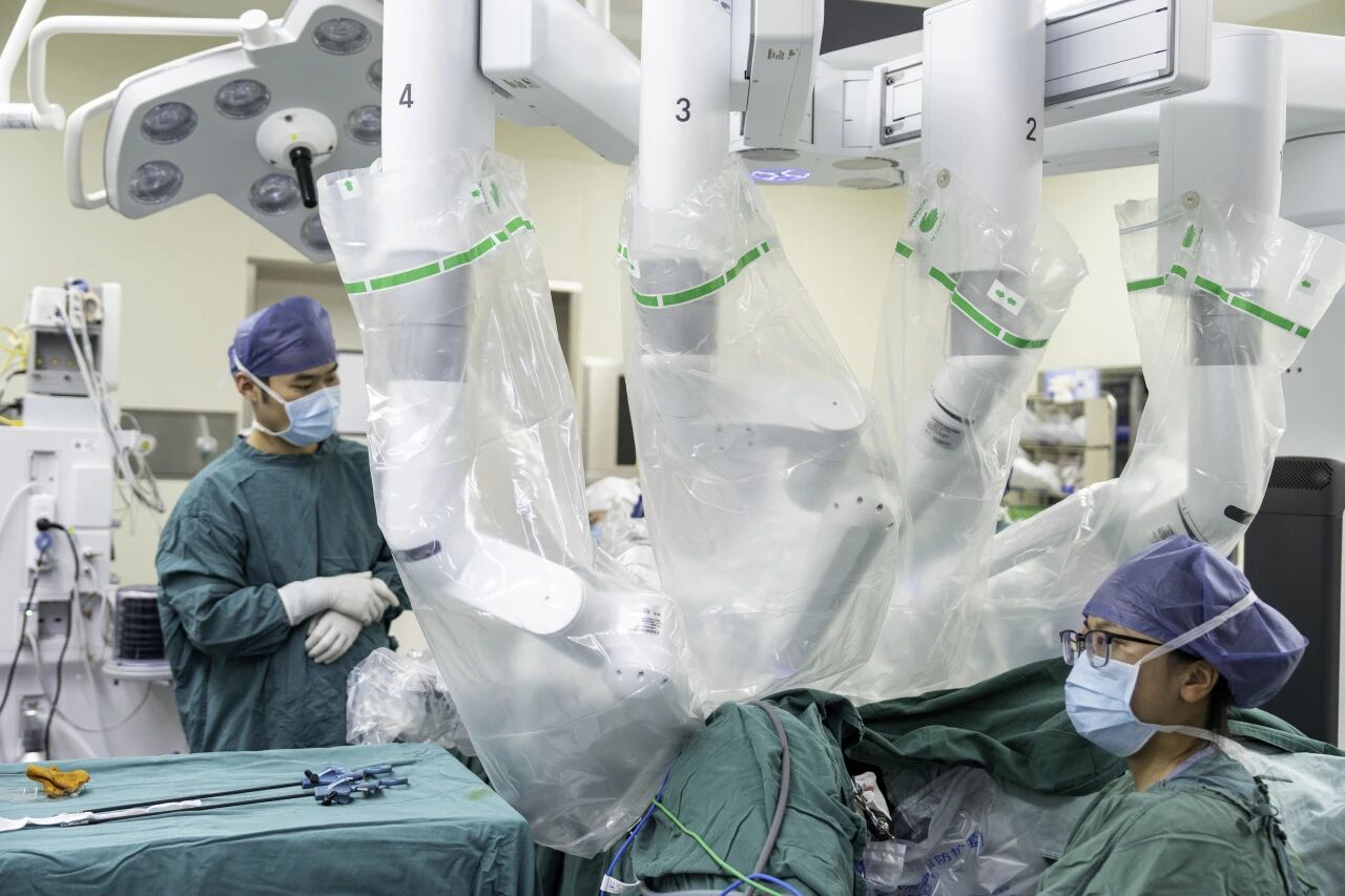 「达芬奇」再出手!湖州市中心医院妇科迈入「机器人手术」新时代