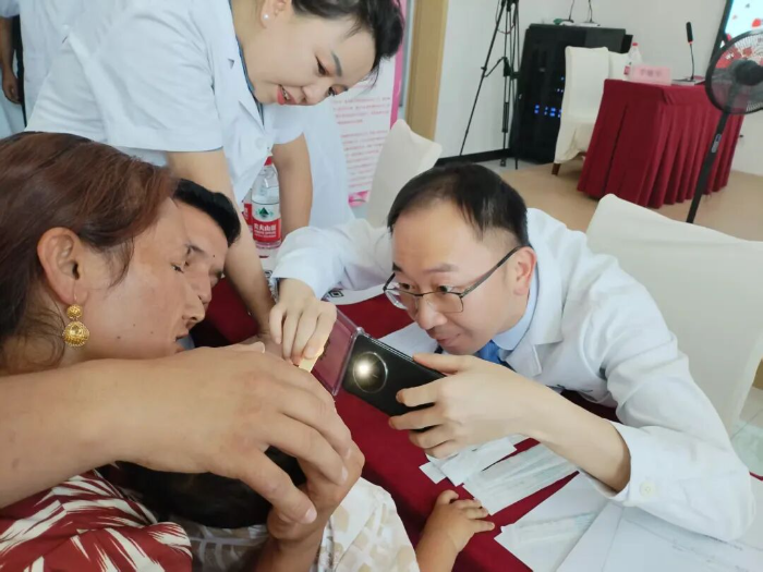 跨越五千公里的「微笑接力」!喀什唇腭裂患儿在深开启新生