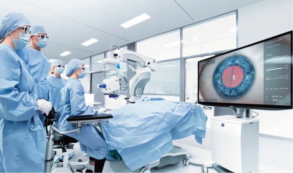 手术室上演「高清 3D 导航大片」眼科精准手术让眼底病灶纤毫毕现