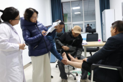 上海华山医院手外科专家陈德松教授一行莅临河南三博脑科医院参观指导