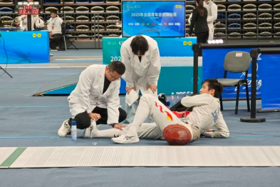 「京医蓝」保障团再上线，护航全国青年击剑锦标赛