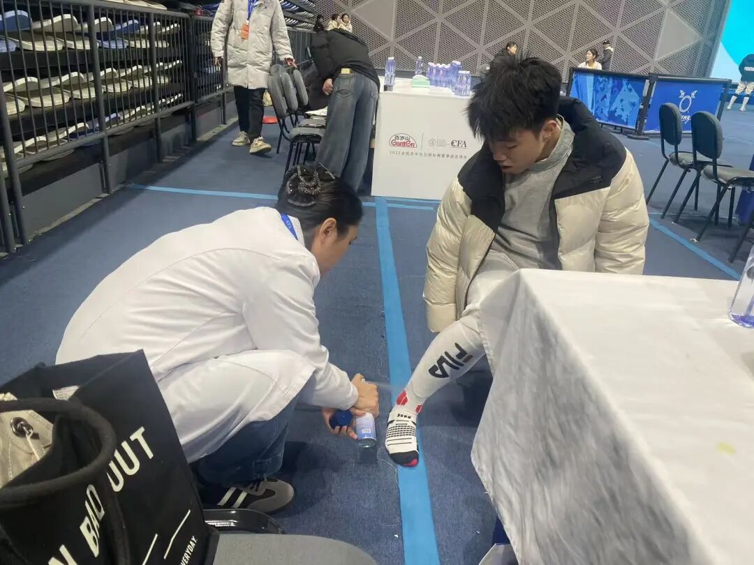 「京医蓝」保障团再上线,护航全国青年击剑锦标赛