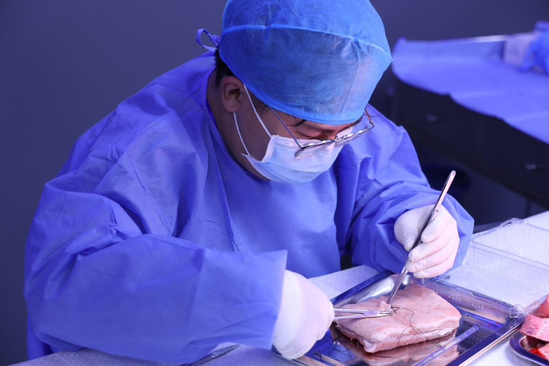 「猪队友」成「最佳拍档」,原来手术还能这么玩儿~