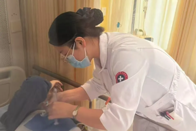 护士风采 | 尹晨钰：我们是护士，是患者身边永不缺席的「点灯人」