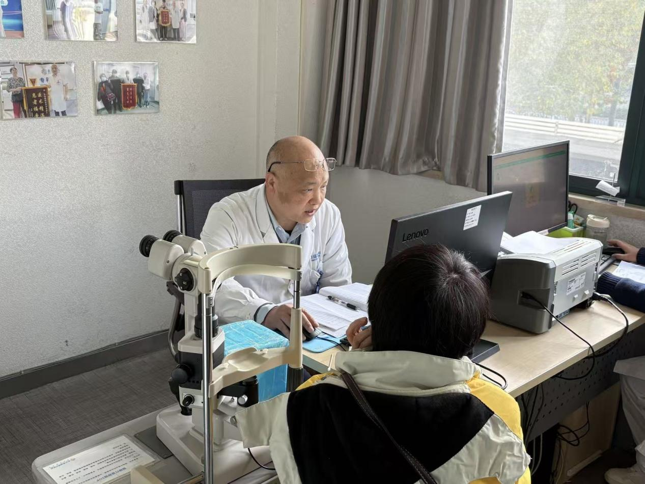 黄斑前膜该怎么治疗?武汉普瑞眼科许泽骏科普症状和手术治疗方式