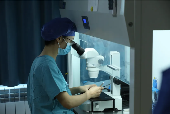 阜阳市妇女儿童医院辅助生殖新实验室启用暨与上海长海医院生殖专科联盟揭牌仪式圆满举行