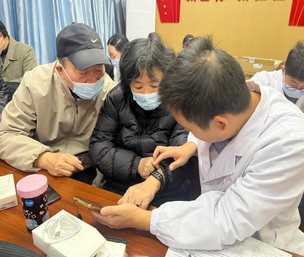 「赣海汇智——海外人才进江西」项目「2025 穿戴技术与 AI 赋能心血管疾病精准诊疗技术合作与交流」活动举行