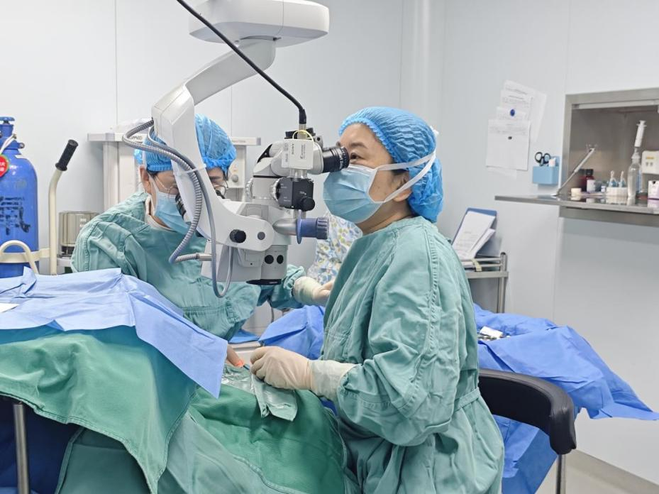 足球运动员手术矫正歪头视物 武汉普瑞眼科林珊提醒重视成人斜视