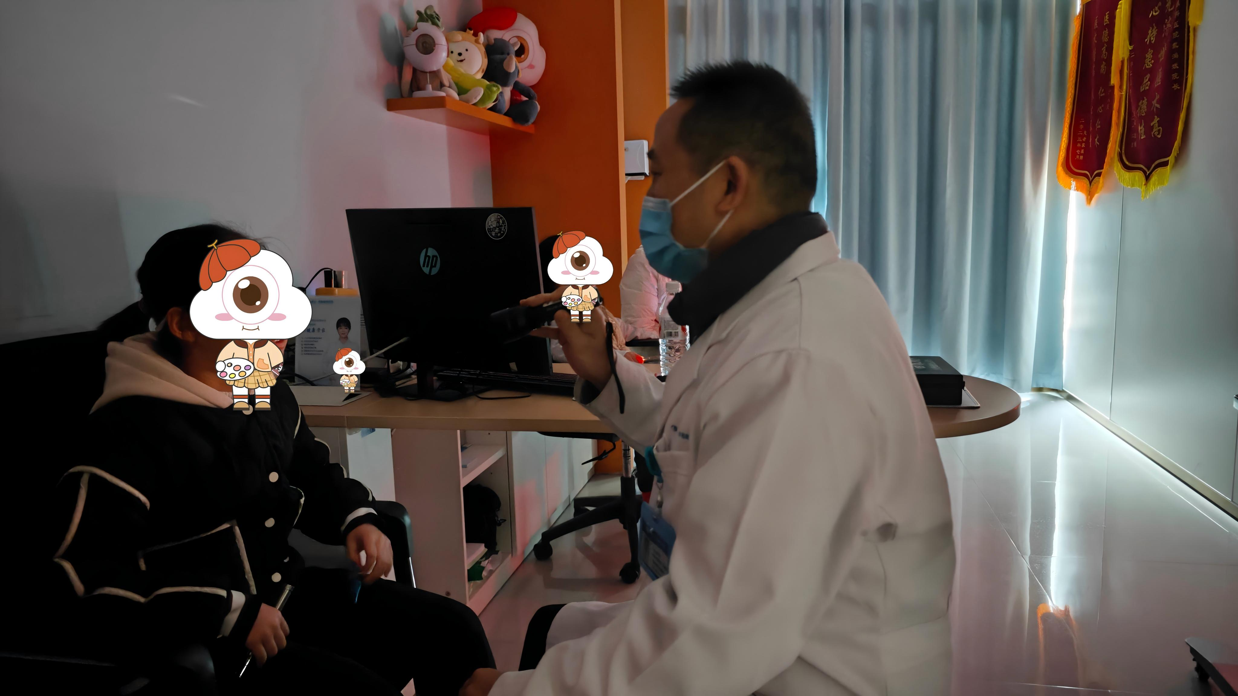 10 岁旁中心注视女孩跨省求医，个性化精准治疗带来希望