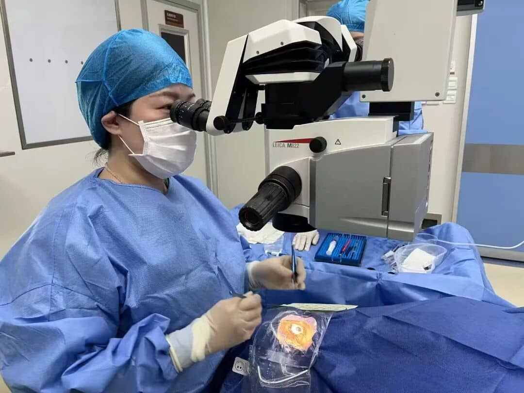 武汉普瑞眼科医院获国内首批 EVO+ICL（V5）临床应用合作中心