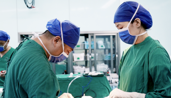 【专访】融合三大前沿技术，截瘫患者实现「意念」行走——访河南三博脑科医院赵萌主任