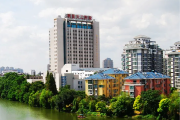 支具越戴越歪？医生揭开少女脊柱侧弯的「隐形杀手」！