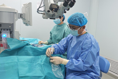 老人做白内障手术后仍看不清！武汉普瑞眼科程旭康手术矫正散光