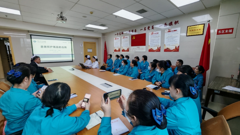 破解「陪护难」 托起患者温暖——荆门市中心医院开展免陪照护服务实践与探索